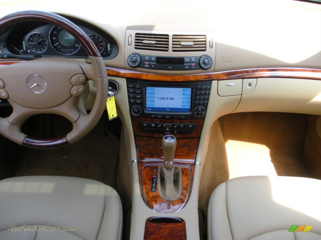 2007 E 350 4Matic Sedan - Black / Cashmere photo #17