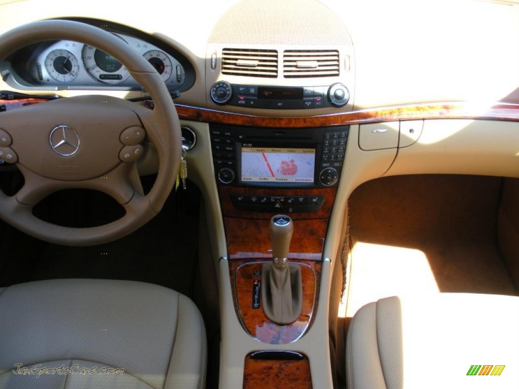 2009 E 350 Sedan - Pewter Metallic / Cashmere photo #17
