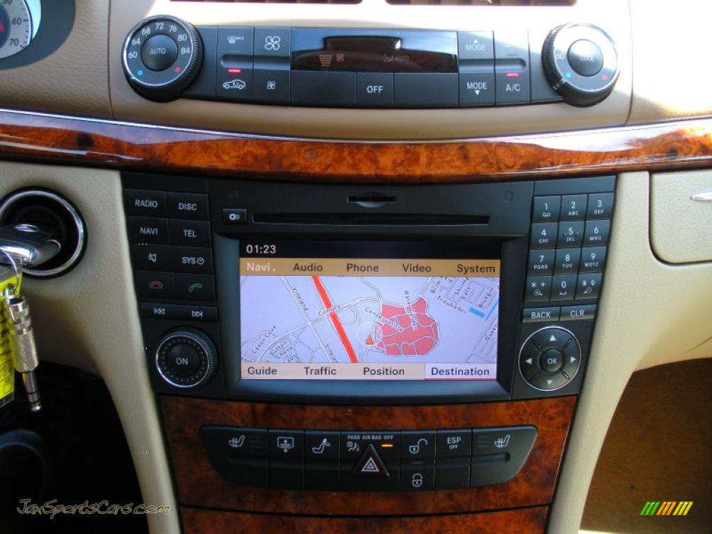 2009 E 350 Sedan - Pewter Metallic / Cashmere photo #22