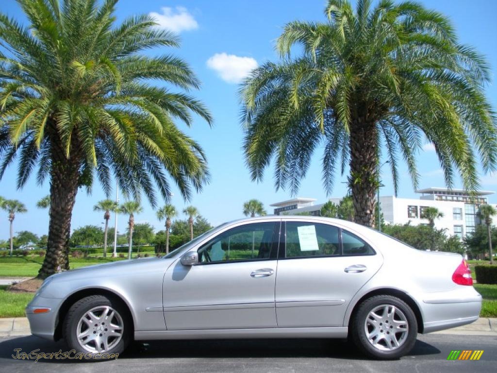 Brilliant Silver Metallic / Charcoal Mercedes-Benz E 350 4Matic Sedan