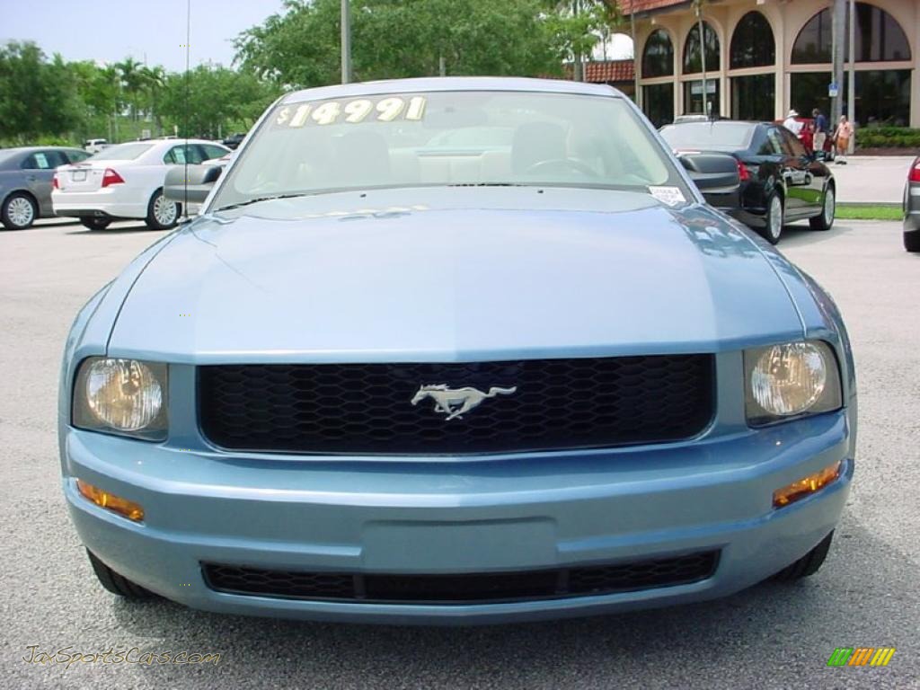 2005 Mustang V6 Deluxe Coupe - Windveil Blue Metallic / Medium Parchment photo #14