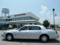 Lincoln Town Car Signature Silver Frost Metallic photo #2