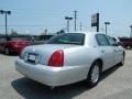 Lincoln Town Car Signature Silver Frost Metallic photo #5