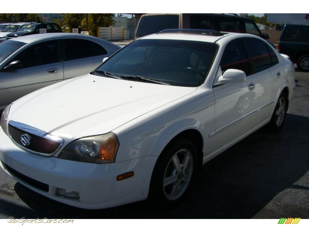 Absolute White / Gray Suzuki Verona EX Absolute White / Gray Suzuki Verona EX