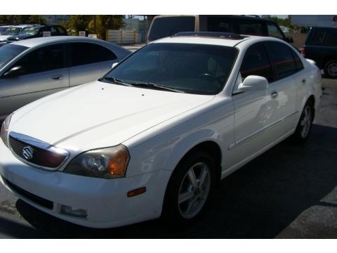 Absolute White 2004 Suzuki Verona EX Absolute White 2004 Suzuki Verona EX