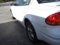 Oldsmobile Alero GLS Sedan Arctic White photo #4