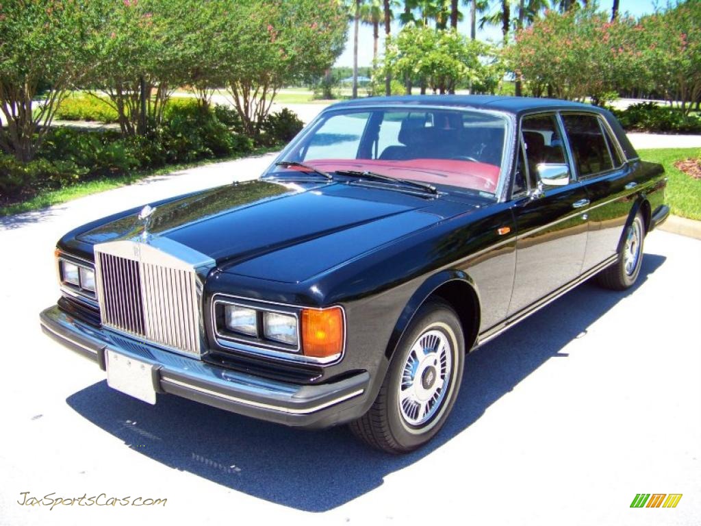 Black / Red Rolls-Royce Silver Spur Black / Red Rolls-Royce Silver Spur