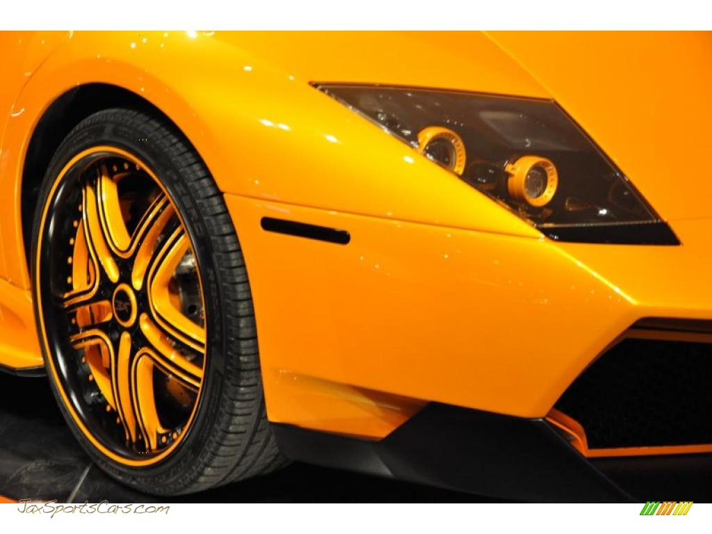 Giallo Orion (Yellow) / Nero Perseus Lamborghini Murcielago LP670-4 SV
