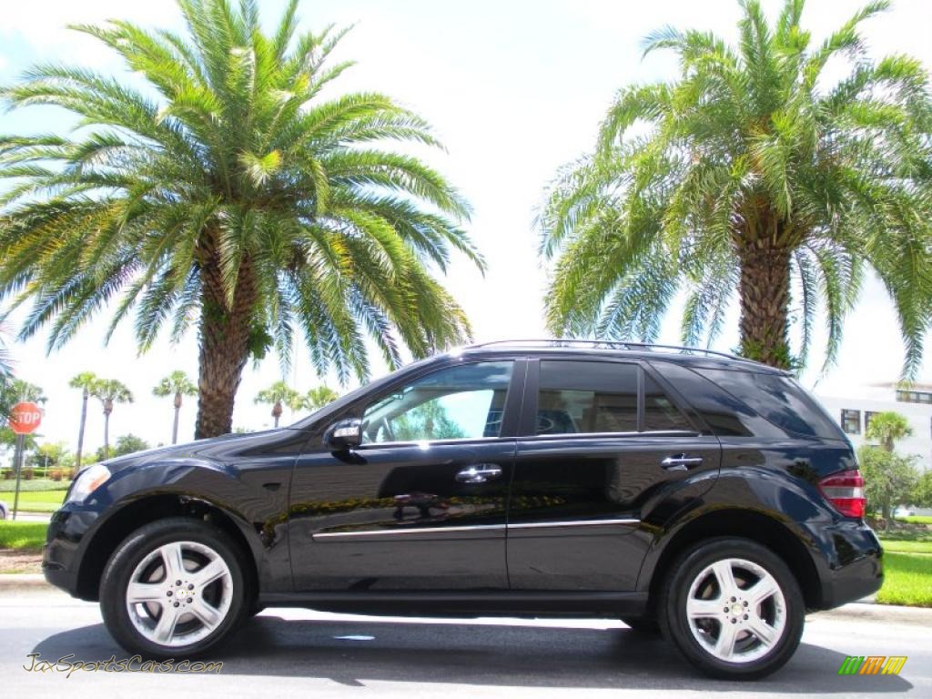 Black / Black Mercedes-Benz ML 350 4Matic Black / Black Mercedes-Benz ML 350 4Matic