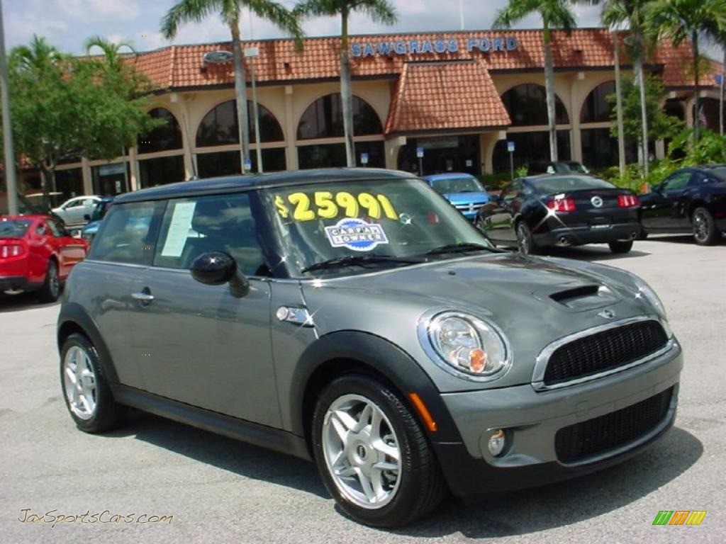 Dark Silver Metallic / Black/Grey Mini Cooper S Hardtop Dark Silver Metallic / Black/Grey Mini Cooper S Hardtop