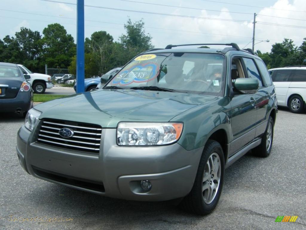 Evergreen Metallic / Desert Beige Subaru Forester 2.5 X L.L.Bean Edition Evergreen Metallic / Desert Beige Subaru Forester 2.5 X L.L.Bean Edition