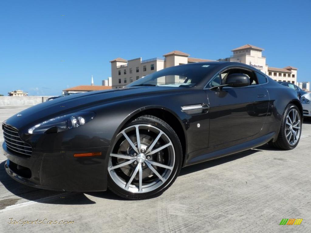 Quantum Silver / Obsidian Black Aston Martin V8 Vantage Coupe Quantum Silver / Obsidian Black Aston Martin V8 Vantage Coupe