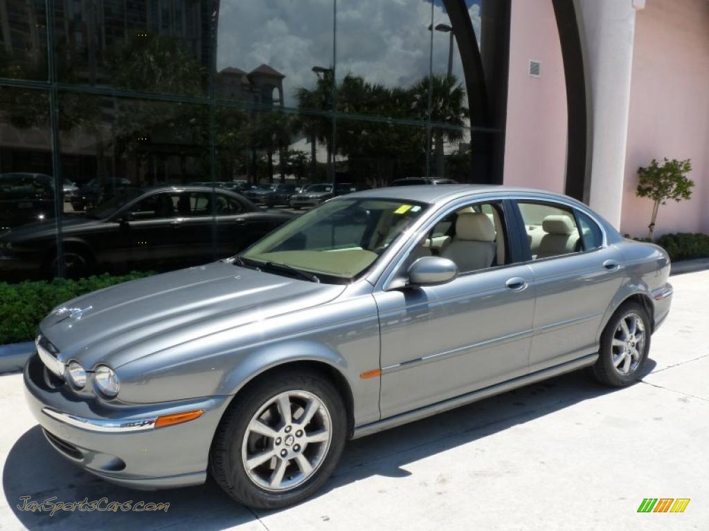 Quartz Metallic / Ivory Jaguar X-Type 3.0 Quartz Metallic / Ivory Jaguar X-Type 3.0