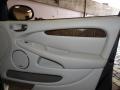 Jaguar X-Type 3.0 Quartz Metallic photo #13 Jaguar X-Type 3.0 Quartz Metallic photo #13