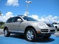 Volkswagen Touareg V8 Wheat Beige Metallic photo #7