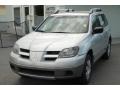 Mitsubishi Outlander LS Munich Silver Metallic photo #3