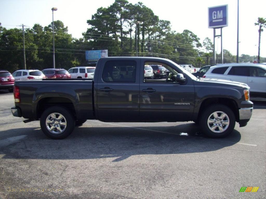 Storm Gray Metallic / Dark Titanium/Light Titanium GMC Sierra 1500 SLT Crew Cab