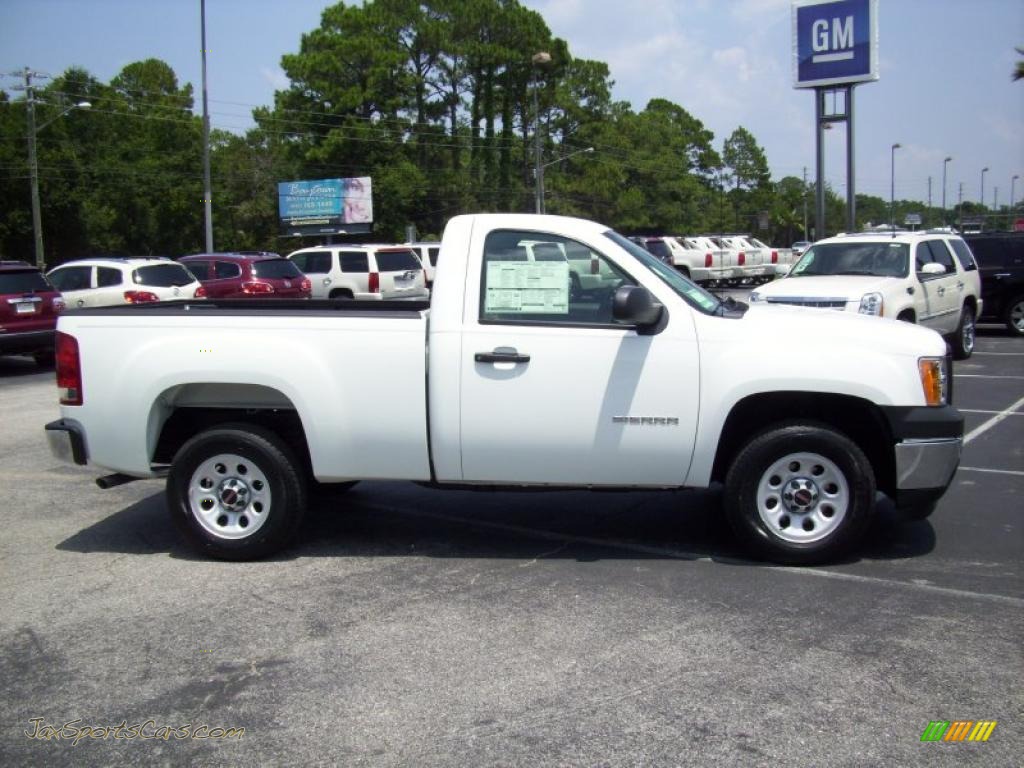 Summit White / Dark Titanium GMC Sierra 1500 Regular Cab Summit White / Dark Titanium GMC Sierra 1500 Regular Cab