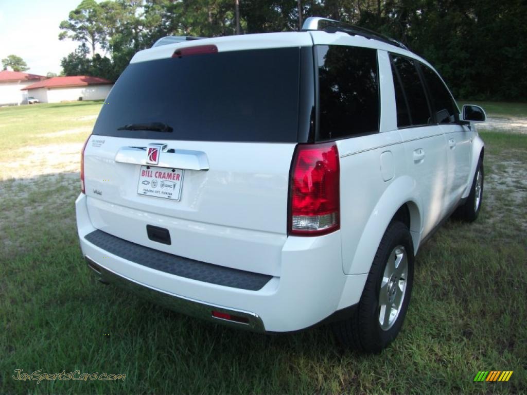 Polar White / Tan Saturn VUE V6