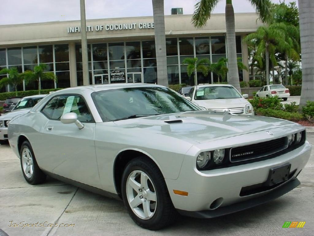 Bright Silver Metallic / Dark Slate Gray Dodge Challenger SE Bright Silver Metallic / Dark Slate Gray Dodge Challenger SE