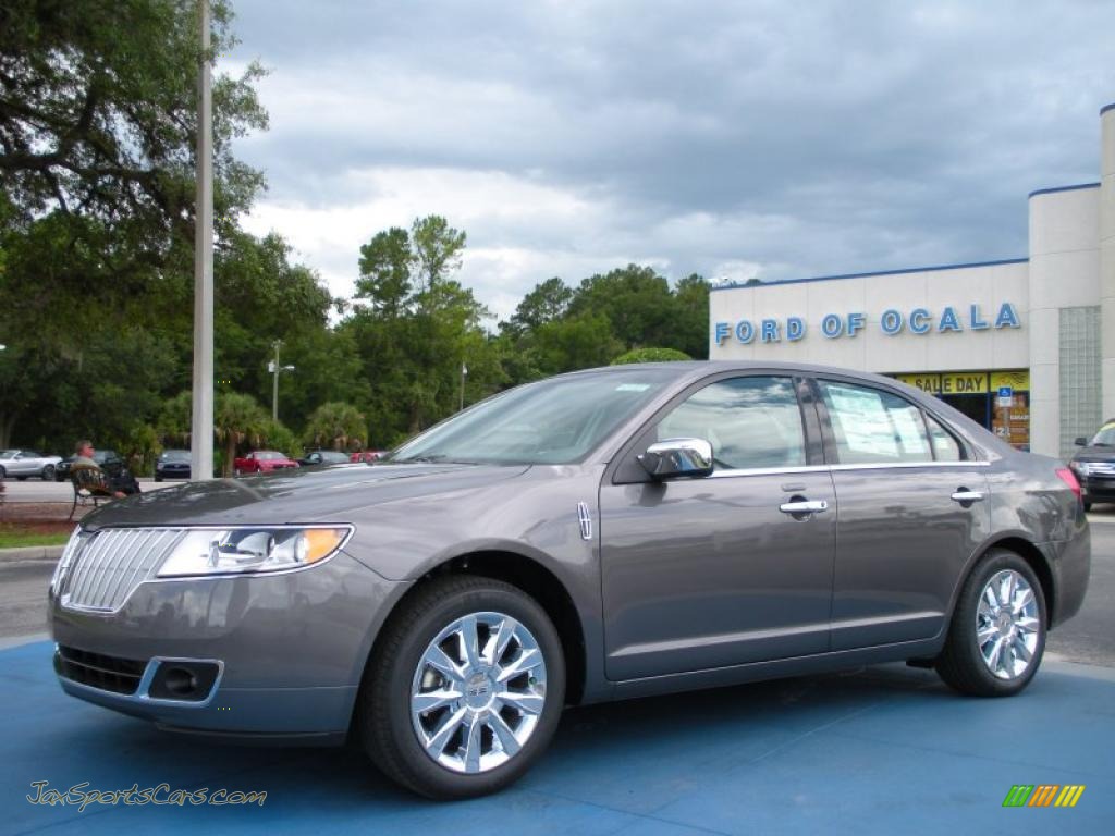 Sterling Gray Metallic / Steel Gray Lincoln MKZ FWD Sterling Gray Metallic / Steel Gray Lincoln MKZ FWD