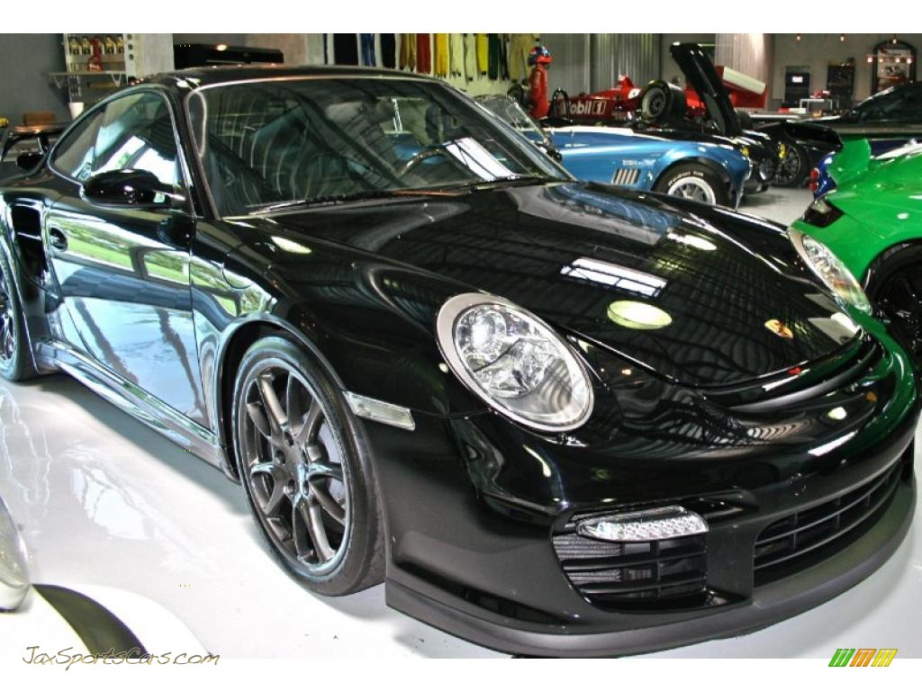 Black / Black Porsche 911 GT2