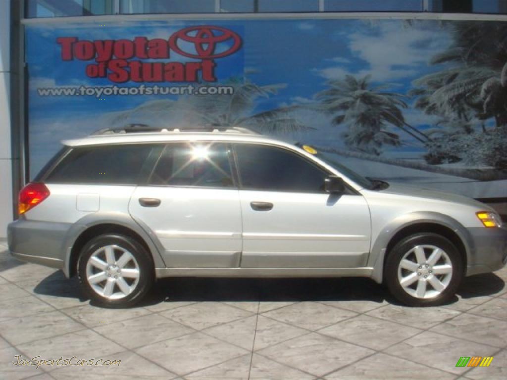 Brilliant Silver Metallic / Off Black Subaru Outback 2.5i Wagon Brilliant Silver Metallic / Off Black Subaru Outback 2.5i Wagon