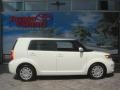 Scion xB  Super White photo #1