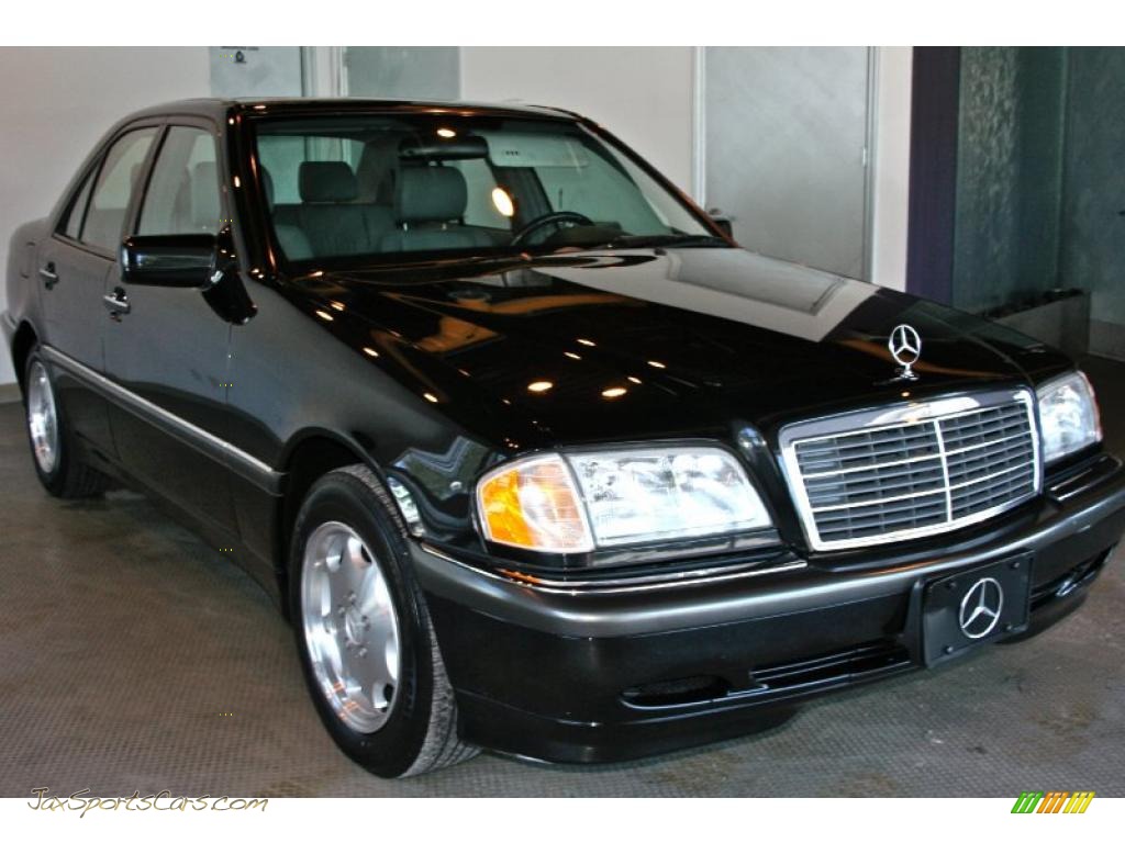 Black / Gray Mercedes-Benz C 230 Black / Gray Mercedes-Benz C 230