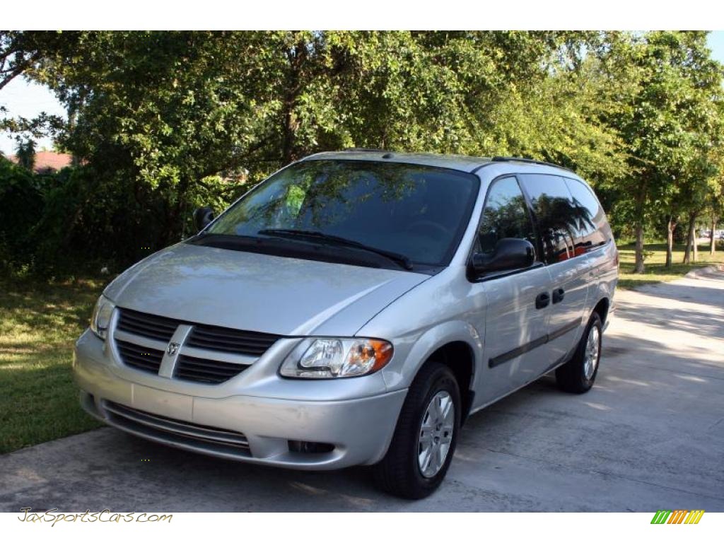 Bright Silver Metallic / Dark Khaki/Light Graystone Dodge Grand Caravan SE