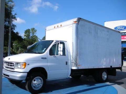 Oxford White 1999 Ford E Series Cutaway E350 Commercial Moving Truck Oxford White 1999 Ford E Series Cutaway E350 Commercial Moving Truck