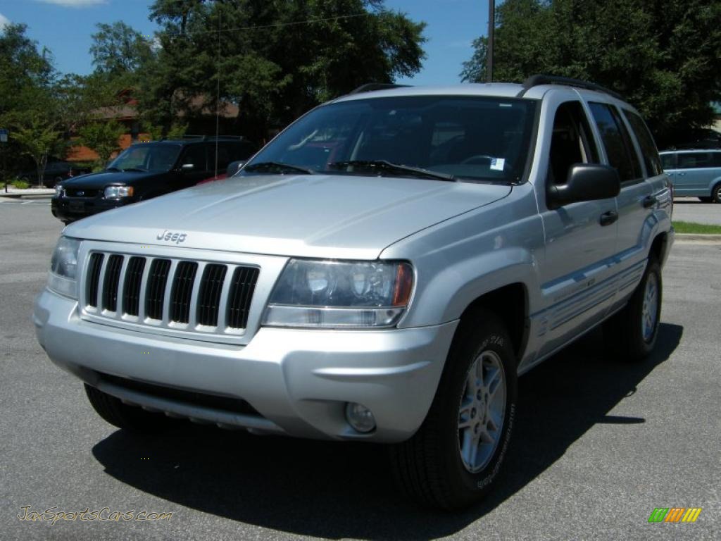 Bright Silver Metallic / Dark Slate Gray Jeep Grand Cherokee Laredo Bright Silver Metallic / Dark Slate Gray Jeep Grand Cherokee Laredo