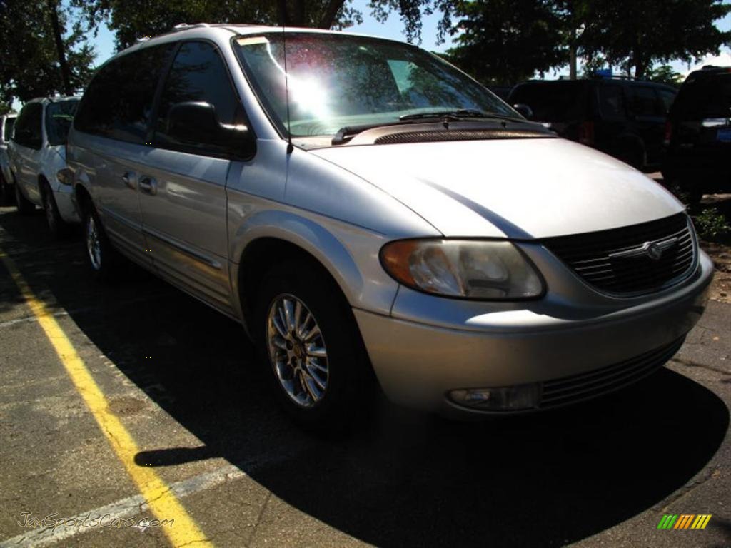 Bright Silver Metallic / Taupe Chrysler Town & Country Limited