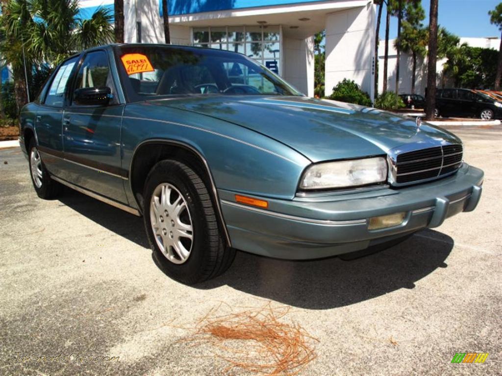 Medium Maui Blue Metallic / Beige Buick Regal Custom Sedan