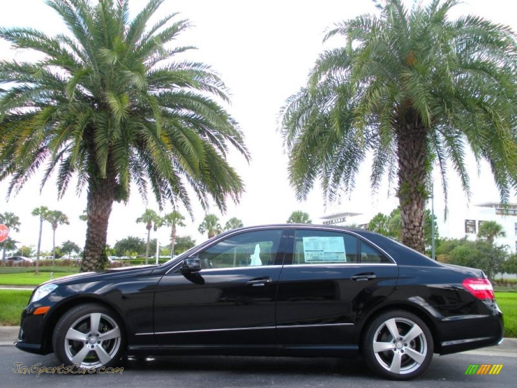 Black / Almond Beige Mercedes-Benz E 350 Sedan Black / Almond Beige Mercedes-Benz E 350 Sedan
