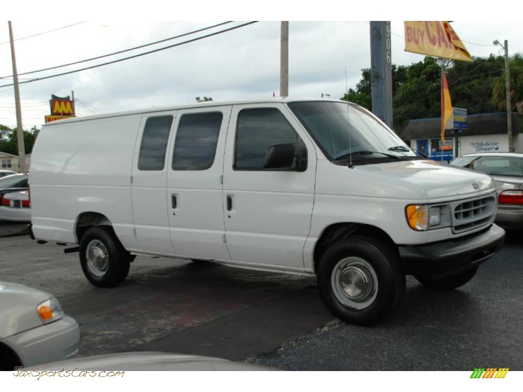 Oxford White / Grey Ford E Series Van E250 Commercial Oxford White / Grey Ford E Series Van E250 Commercial