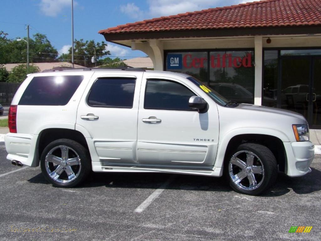 Silver Birch Metallic / Light Titanium/Dark Titanium Chevrolet Tahoe LT