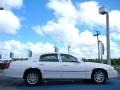 Lincoln Town Car Signature Limited Vibrant White photo #6 Lincoln Town Car Signature Limited Vibrant White photo #6