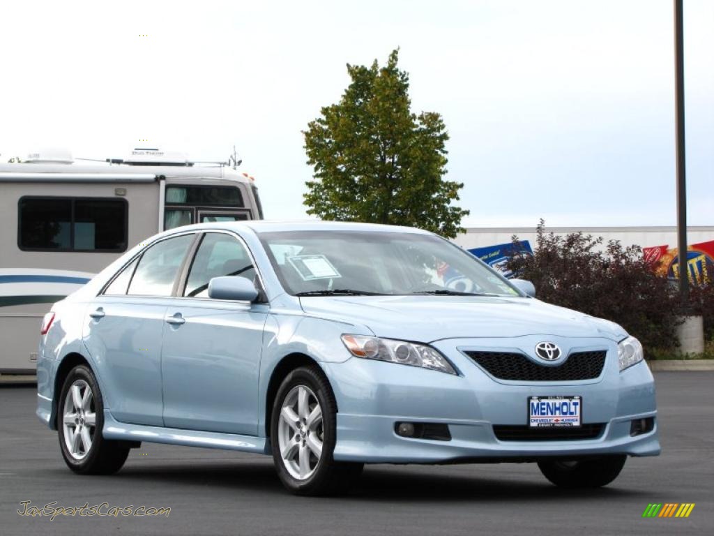 2009 Camry SE - Sky Blue Pearl / Charcoal photo #2