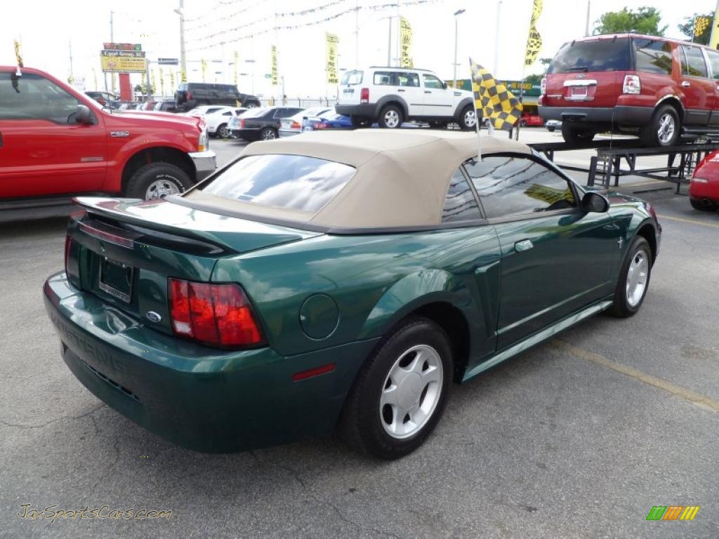 2000 Mustang V6 Convertible - Amazon Green Metallic / Medium Parchment photo #6