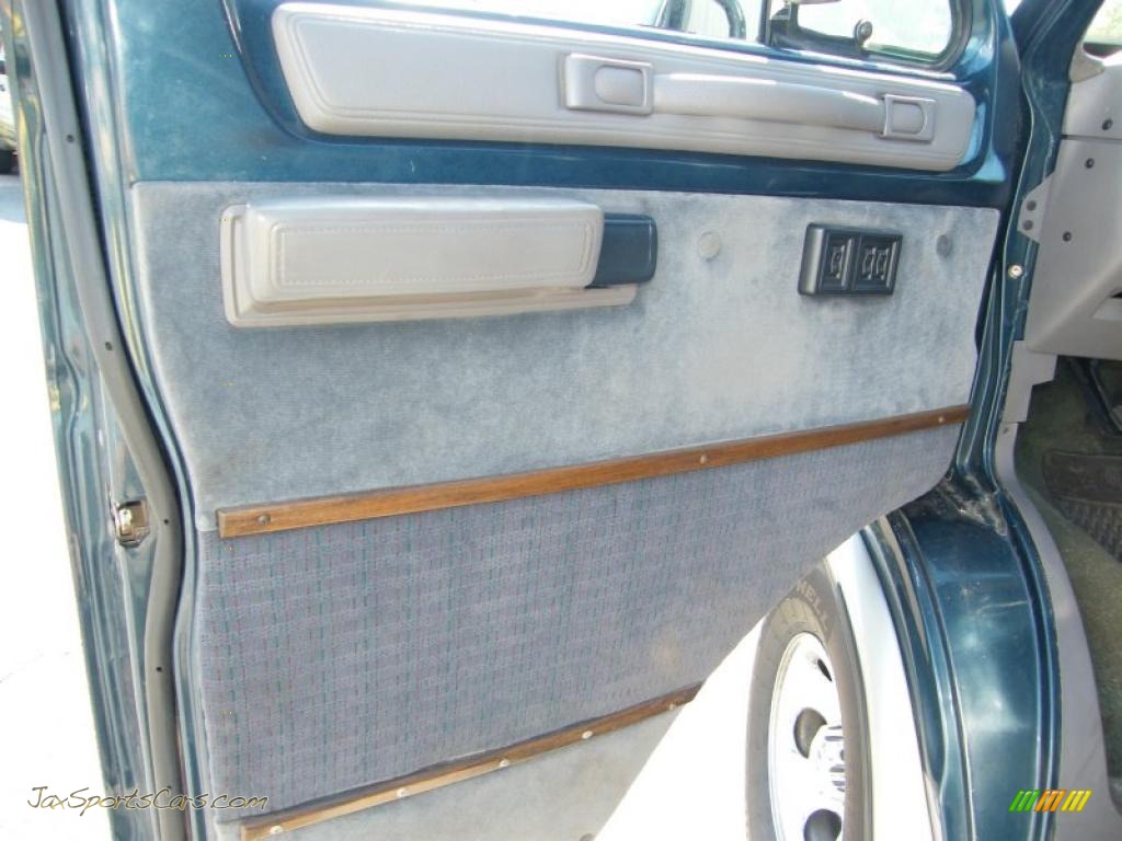 1996 Ram Van 2500 Passenger Conversion - Dark Spruce Metallic / Gray photo #17