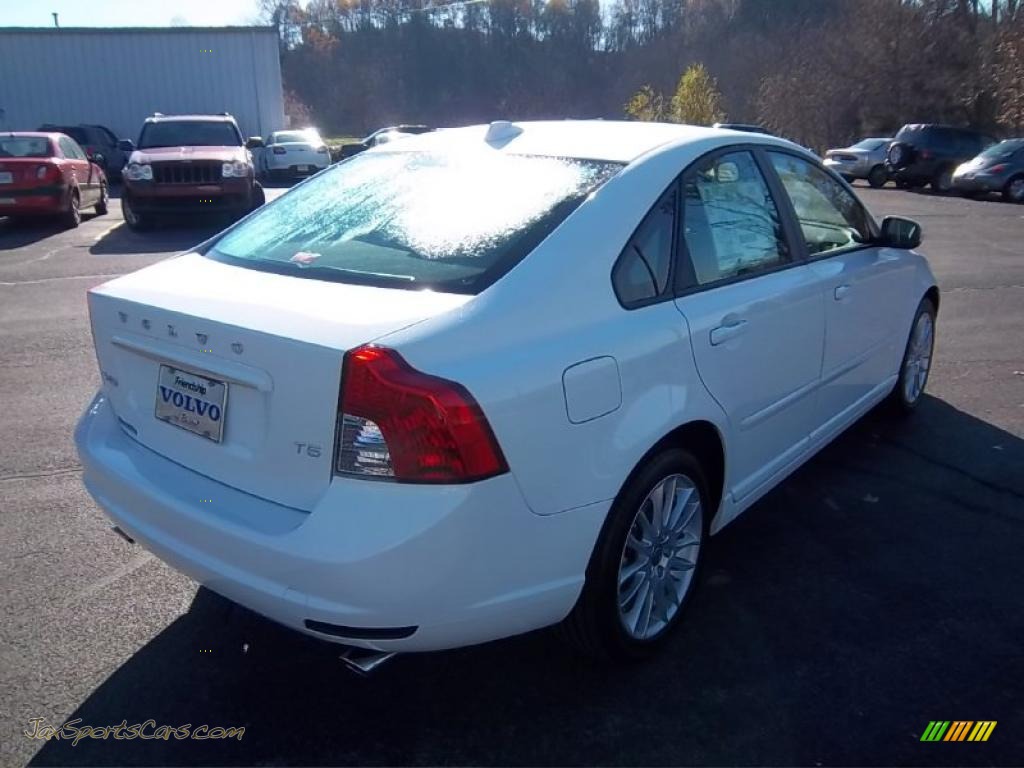 2011 S40 T5 - Ice White / Off Black Leather photo #6