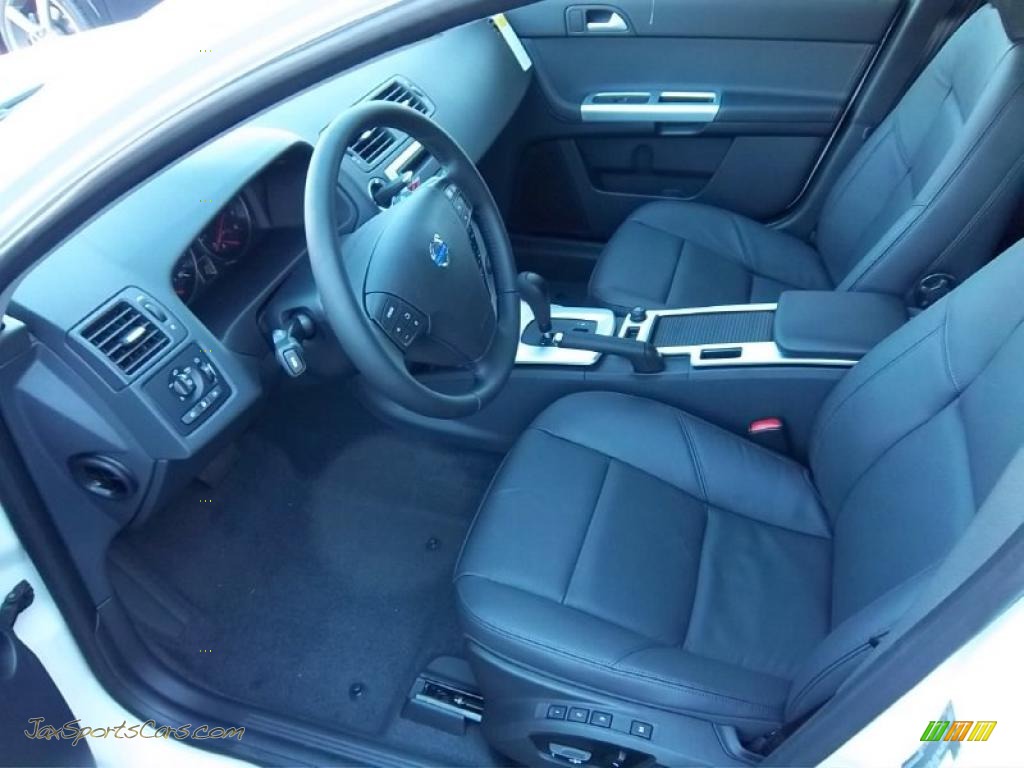 2011 S40 T5 - Ice White / Off Black Leather photo #12