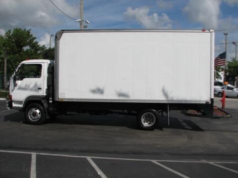 2005 Nissan Diesel UD 1400 Moving Truck