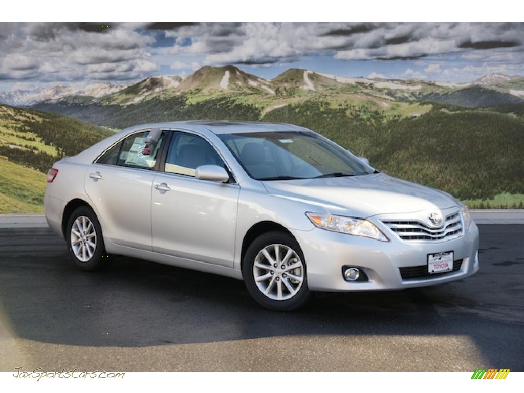 Silver toyota camry 2011
