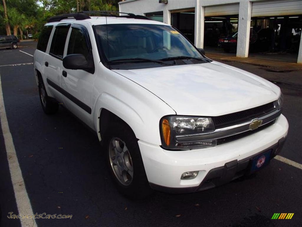 White 2005 Trailblazer