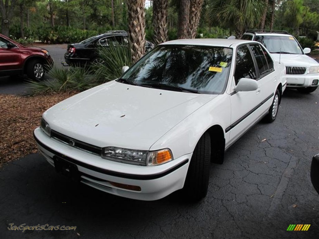 1993 Accord LX Sedan - Frost White / Gray photo #4