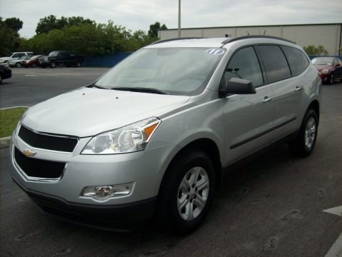 Silver Ice Metallic 2011 Chevrolet Traverse LS Silver Ice Metallic 2011 Chevrolet Traverse LS