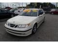 Saab 9-5 Arc Sedan Polar White photo #3 Saab 9-5 Arc Sedan Polar White photo #3