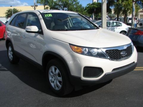 White Sand Beige 2011 Kia Sorento LX White Sand Beige 2011 Kia Sorento LX